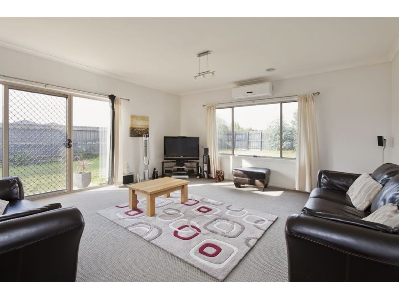 22 Rosslare Place, Cranbourne VIC 3977