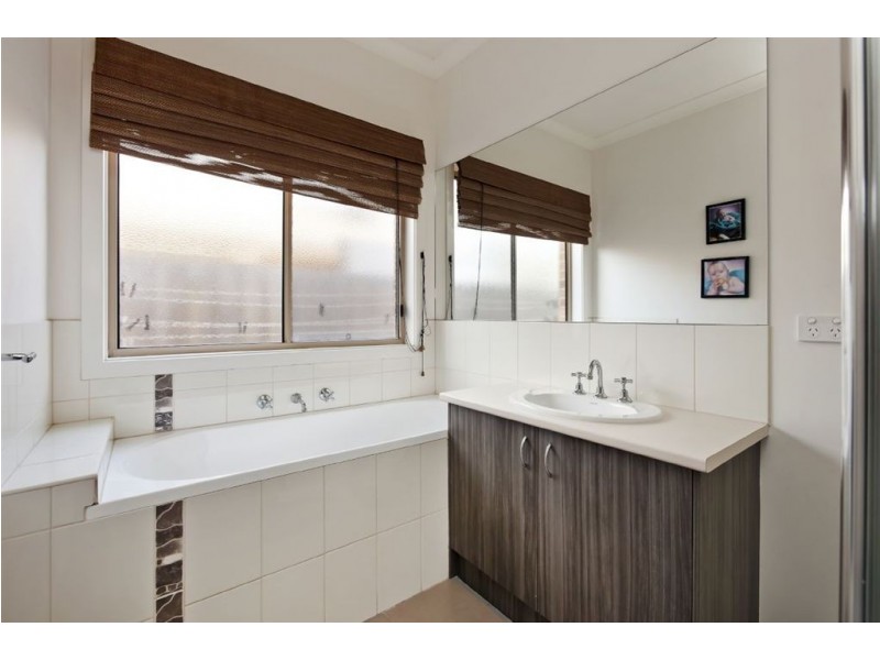 22 Rosslare Place, Cranbourne VIC 3977