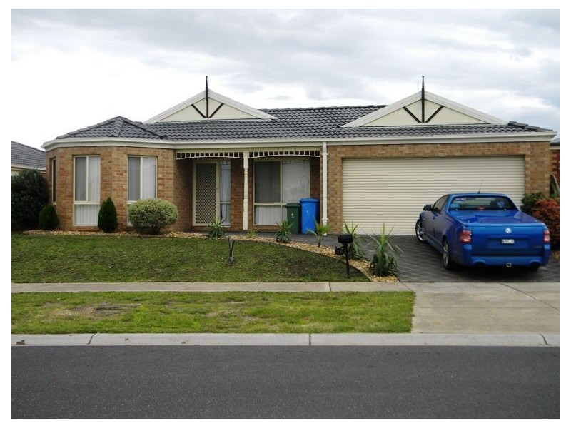 34 Brookland Greens Boulevard, Cranbourne VIC 3977