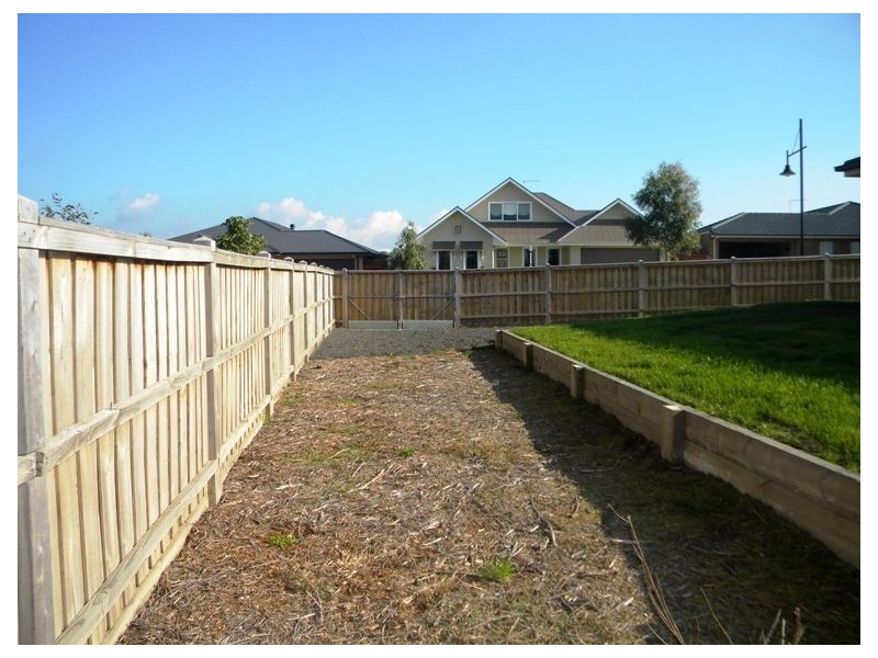 7 Lotus Drive, Cranbourne South VIC 3977