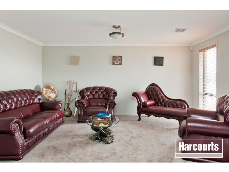 15 Melington Drive, Lyndhurst VIC 3975
