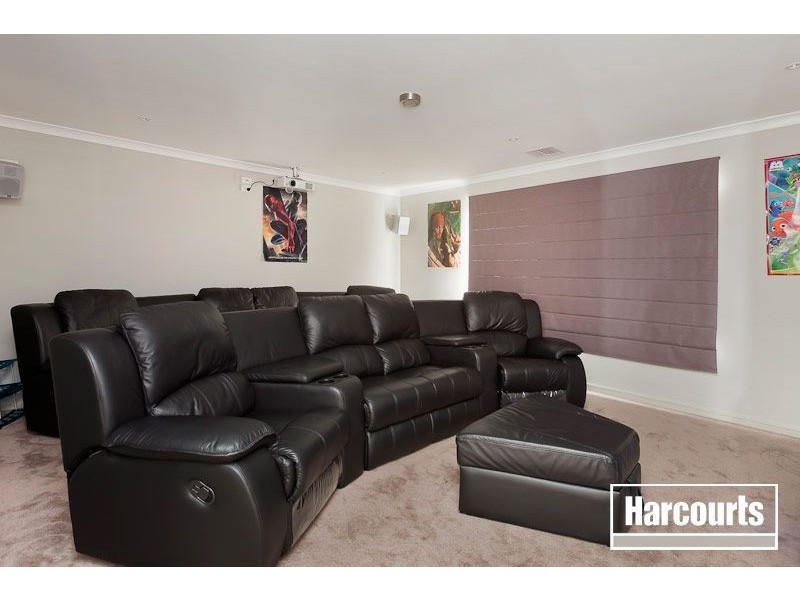 15 Melington Drive, Lyndhurst VIC 3975