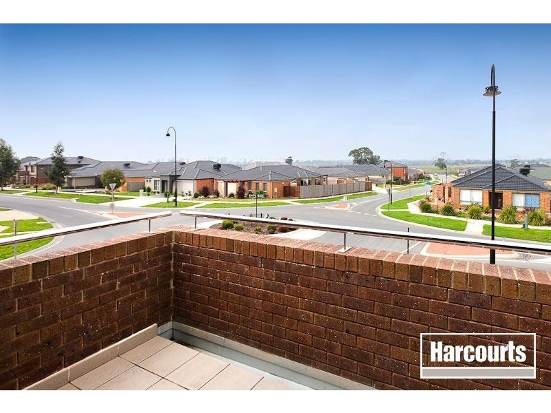 15 Melington Drive, Lyndhurst VIC 3975