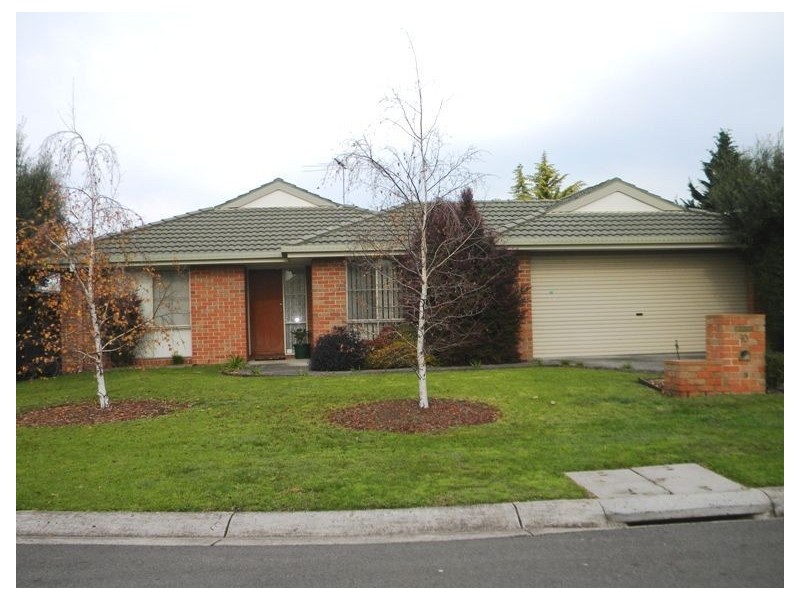 10 Millbank Place, Cranbourne VIC 3977