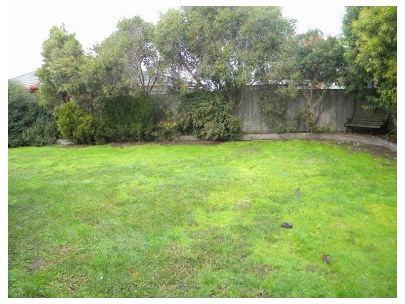 10 Millbank Place, Cranbourne VIC 3977