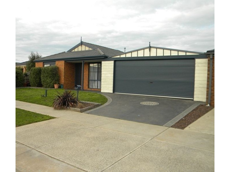 13 Kulkami Way, Cranbourne West VIC 3977
