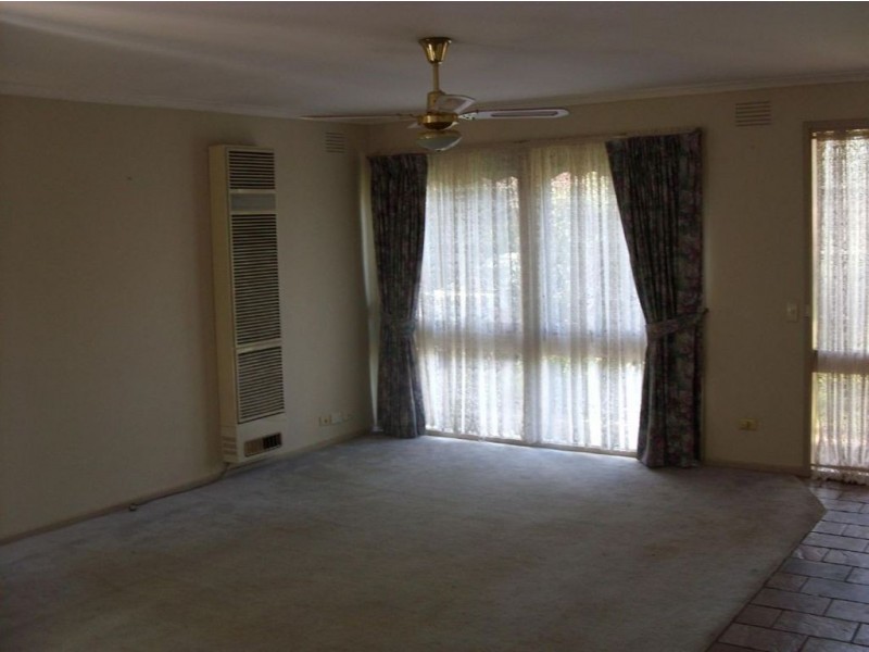 11 Butler court, Cranbourne West VIC 3977