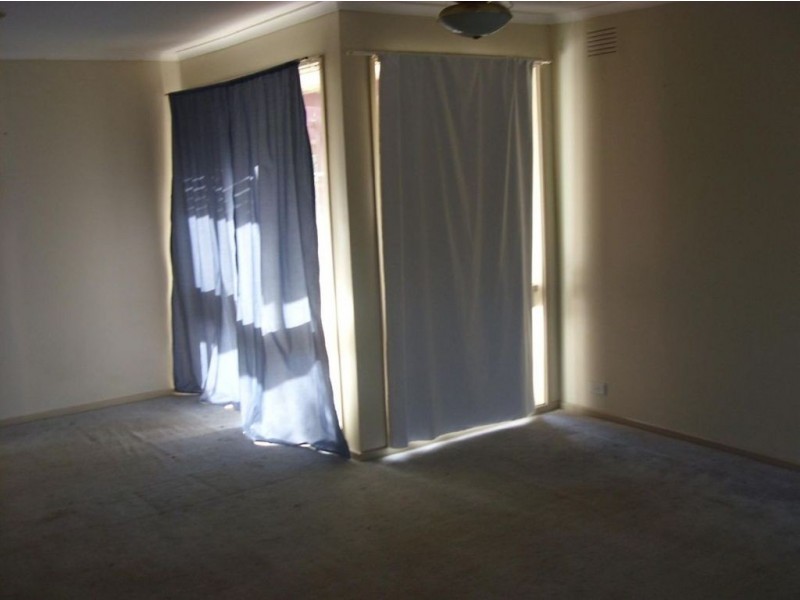 11 Butler court, Cranbourne West VIC 3977