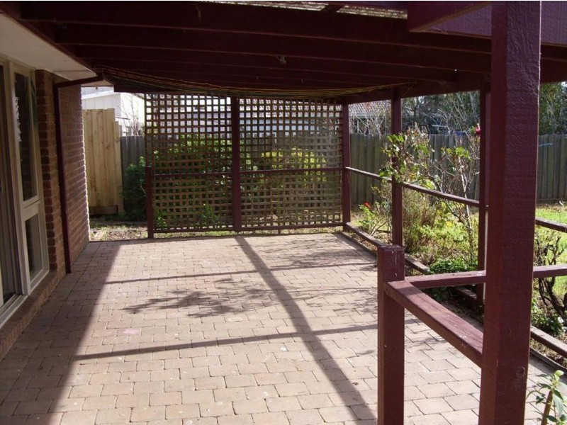 11 Butler court, Cranbourne West VIC 3977