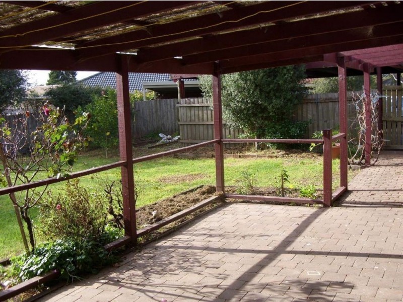 11 Butler court, Cranbourne West VIC 3977