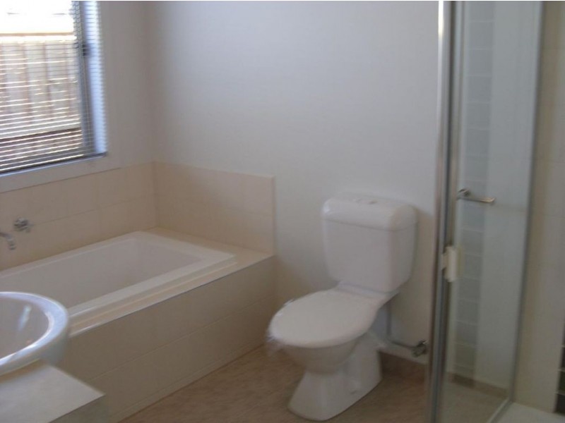 23 Devine Drive, Pakenham VIC 3810