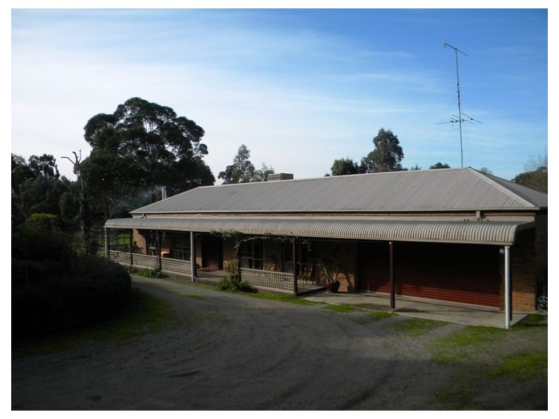 16 Currawong Grove, Cannons Creek VIC 3977