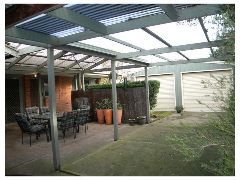 25 Willora Crescent, Cranbourne West VIC 3977
