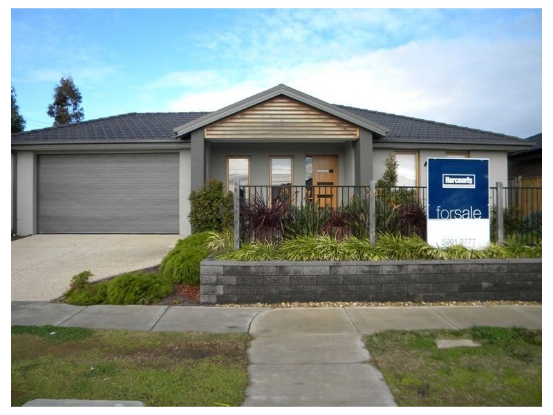 24 Baddeley Circuit, Cranbourne North VIC 3977