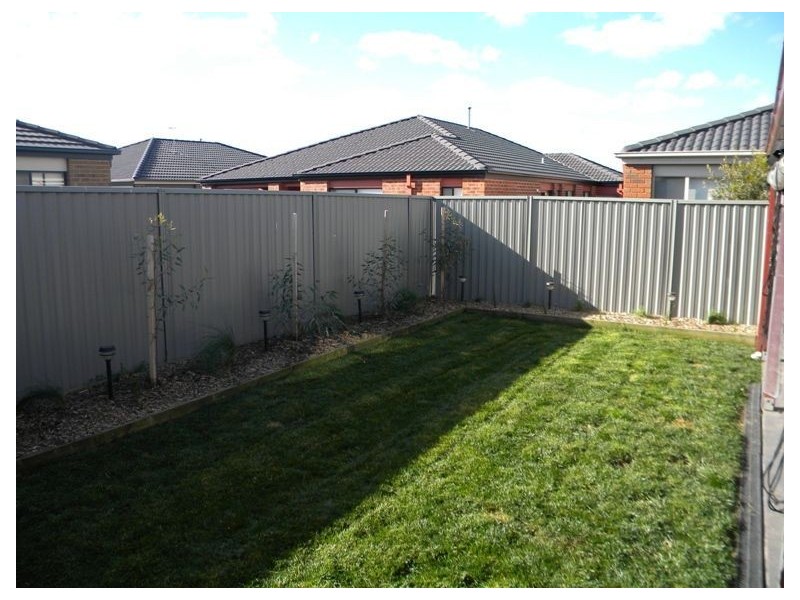 30 Mossman drive, Cranbourne VIC 3977