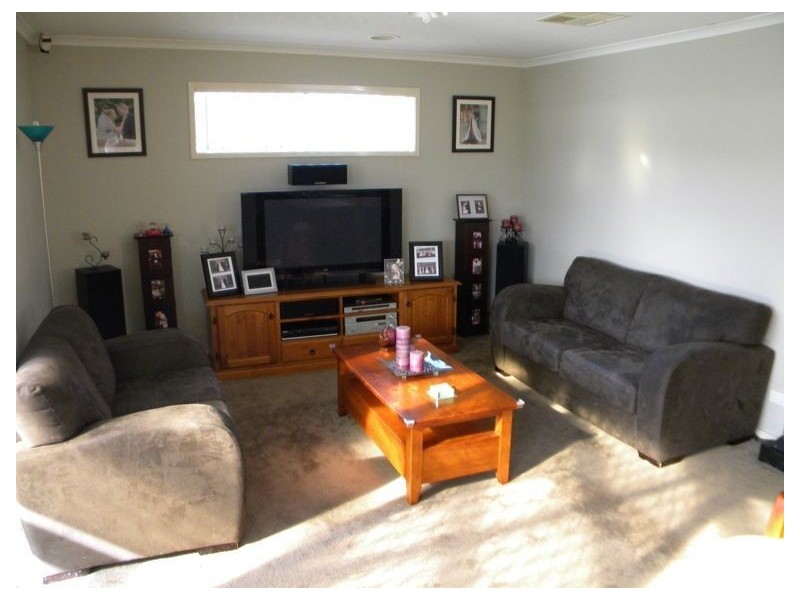 30 Mossman drive, Cranbourne VIC 3977