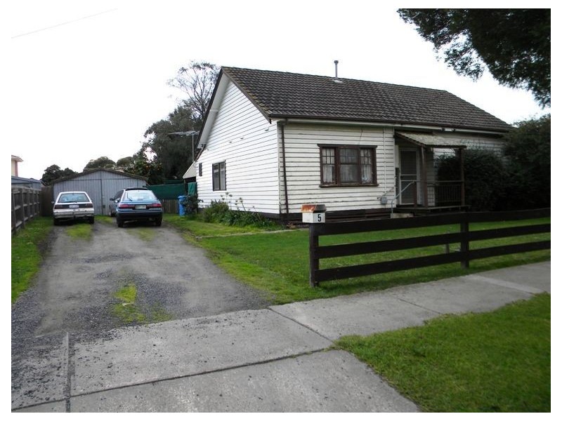 5 Alexander Street, Cranbourne VIC 3977