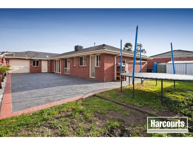 8 Naja Crescent, Hampton Park VIC 3976