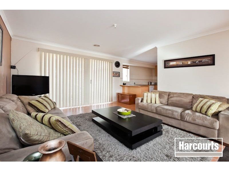 8 Naja Crescent, Hampton Park VIC 3976