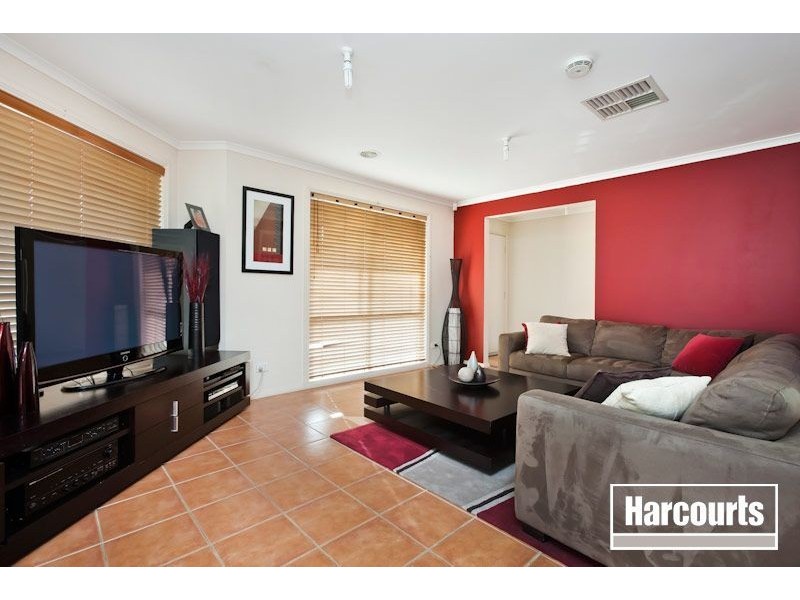 8 Naja Crescent, Hampton Park VIC 3976