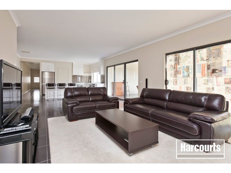 82 Settlers Run, Cranbourne South VIC 3977