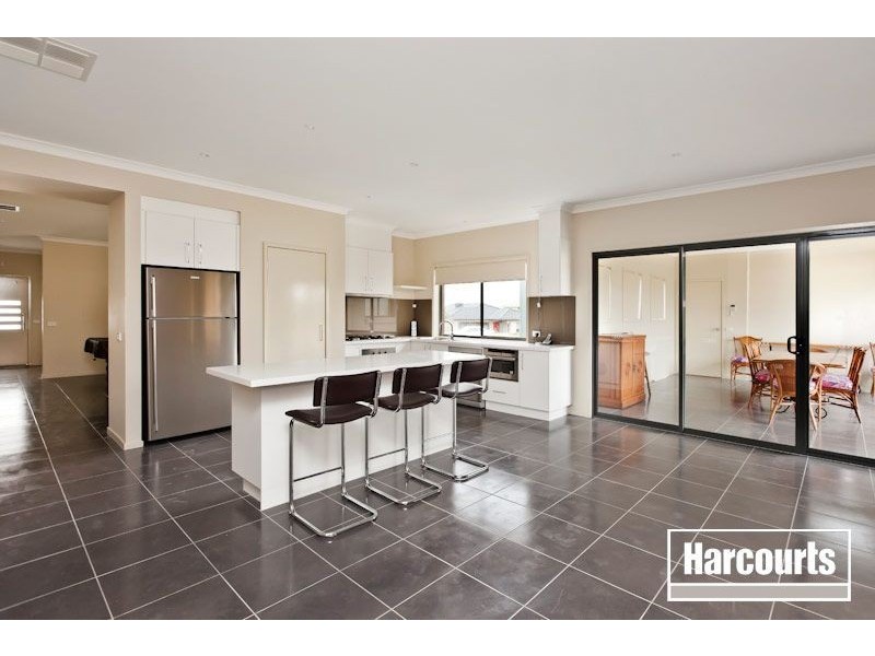 82 Settlers Run, Cranbourne South VIC 3977