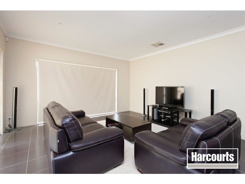 82 Settlers Run, Cranbourne South VIC 3977