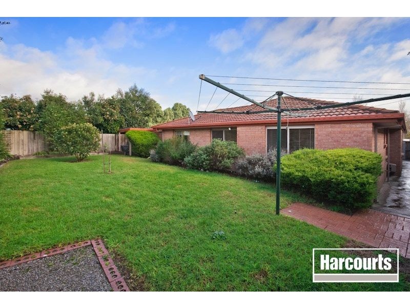 5 Henry Lawson Drive, Lynbrook VIC 3975
