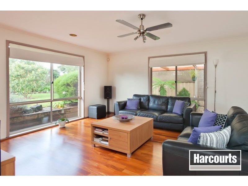 5 Henry Lawson Drive, Lynbrook VIC 3975
