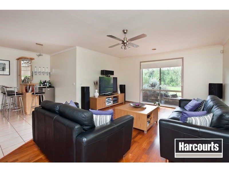 5 Henry Lawson Drive, Lynbrook VIC 3975