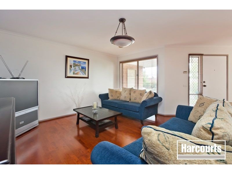 5 Henry Lawson Drive, Lynbrook VIC 3975