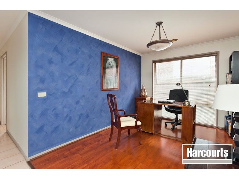 5 Henry Lawson Drive, Lynbrook VIC 3975