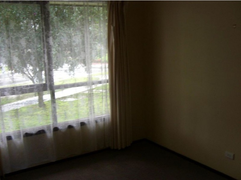 2 Camms Road, Cranbourne West VIC 3977