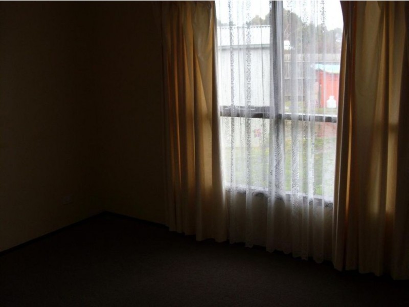 2 Camms Road, Cranbourne West VIC 3977