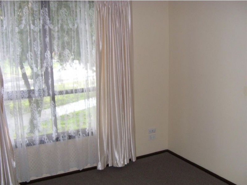 2 Camms Road, Cranbourne West VIC 3977