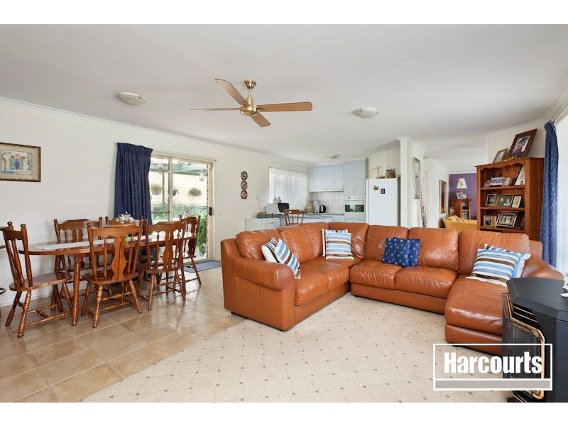 7 Andrea Crescent, Cranbourne VIC 3977