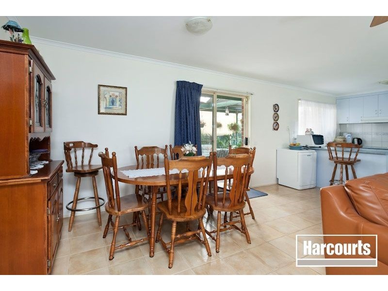 7 Andrea Crescent, Cranbourne VIC 3977