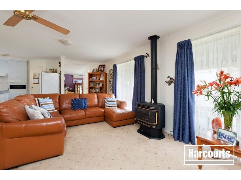 7 Andrea Crescent, Cranbourne VIC 3977