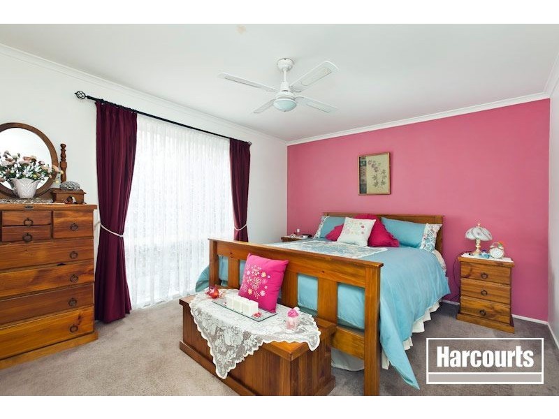 7 Andrea Crescent, Cranbourne VIC 3977