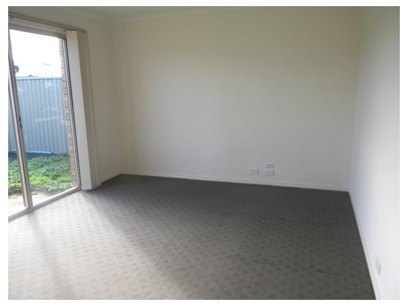 26 Mossman Drive, Cranbourne VIC 3977