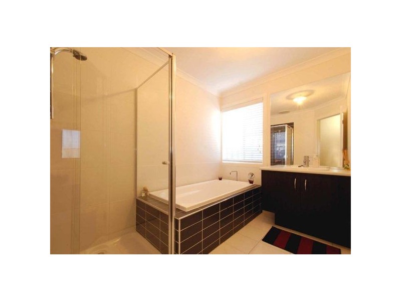 3 Northumbria Street, Cranbourne East VIC 3977