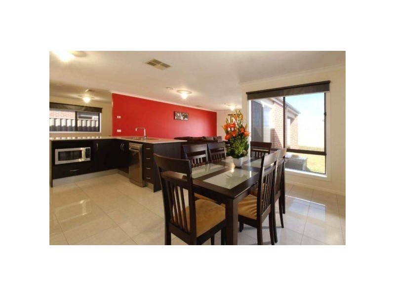 3 Northumbria Street, Cranbourne VIC 3977