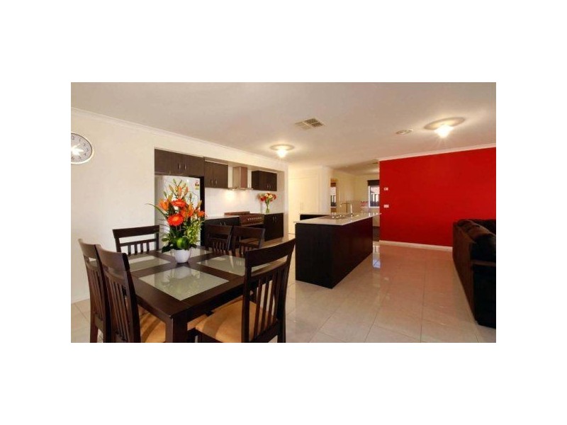 3 Northumbria Street, Cranbourne VIC 3977