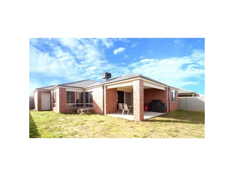 3 Northumbria Street, Cranbourne VIC 3977