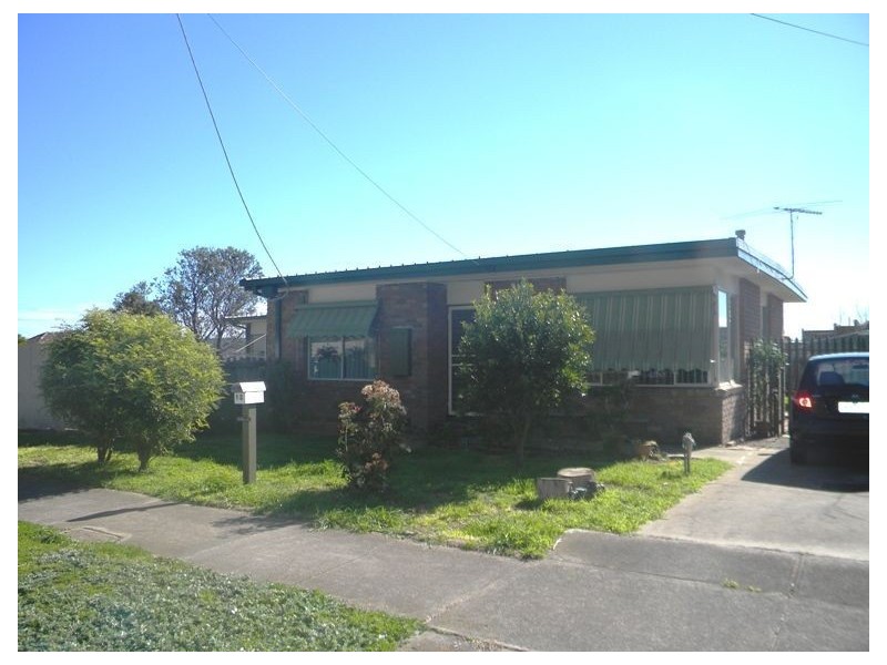 1/2 Gordon Street, Cranbourne VIC 3977