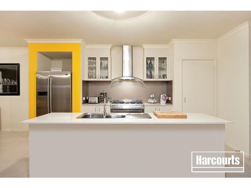 2 Cordia Avenue, Cranbourne South VIC 3977