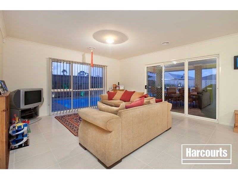 2 Cordia Avenue, Cranbourne South VIC 3977