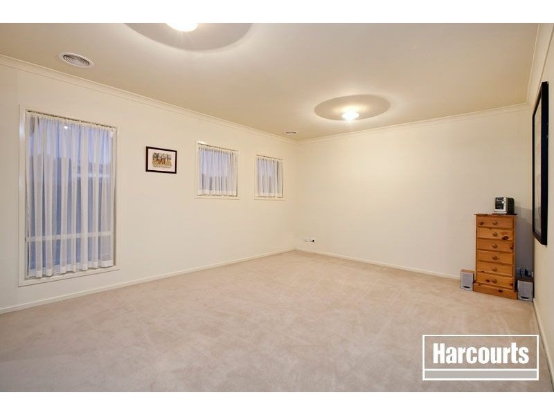 2 Cordia Avenue, Cranbourne South VIC 3977