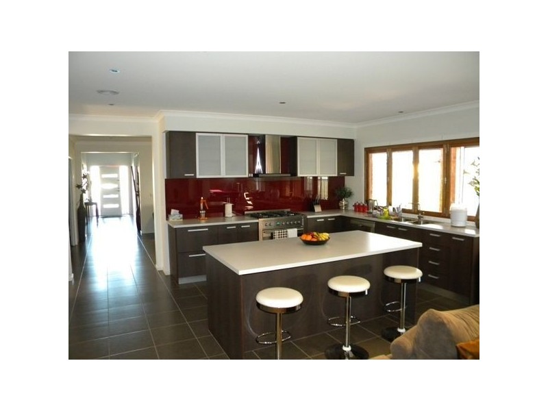 153 Rosebank Drive, Cranbourne North VIC 3977
