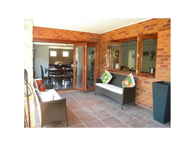 153 Rosebank Drive, Cranbourne North VIC 3977